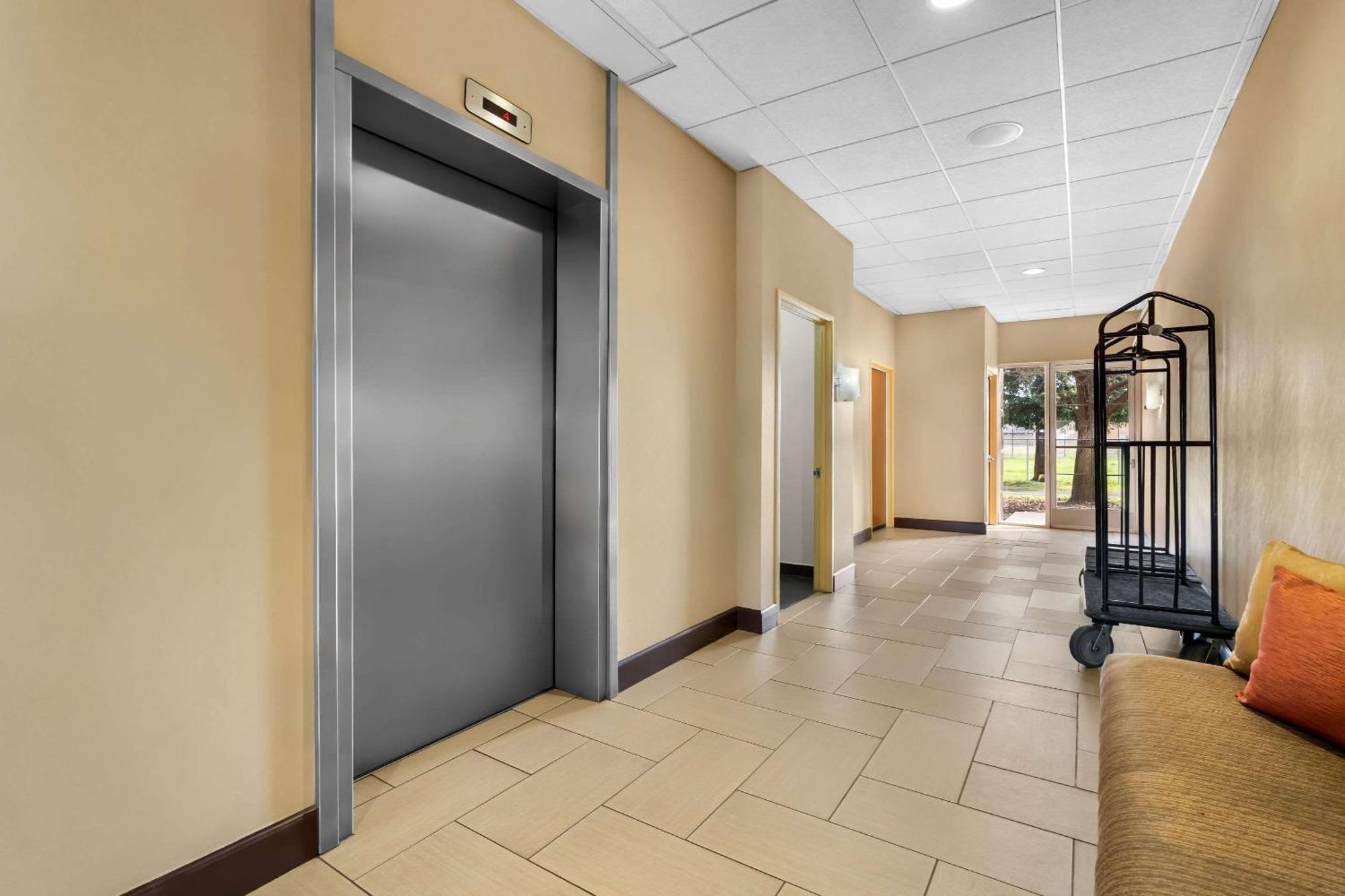 Comfort Suites Clovis Exterior foto